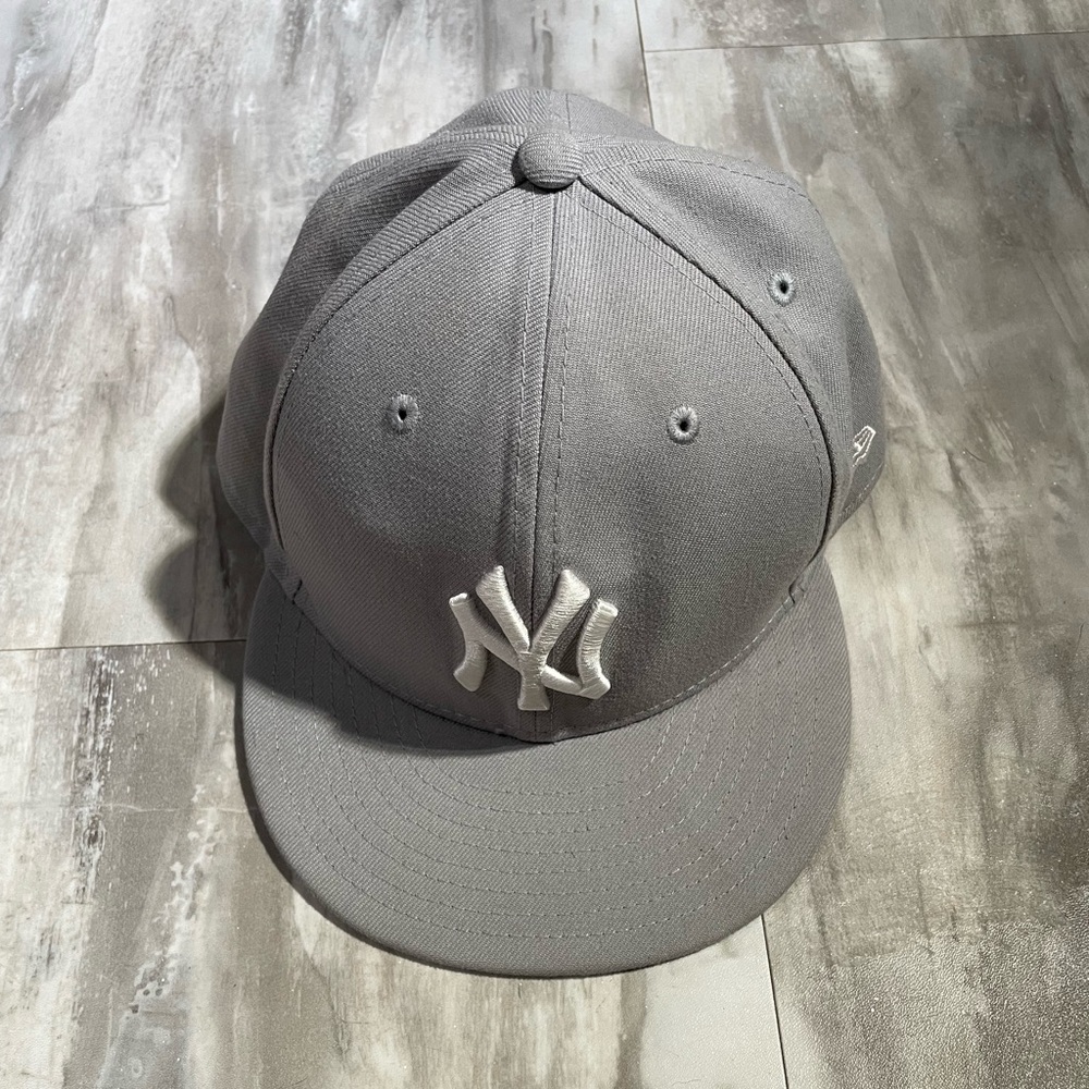 Gray New York Yankees Cap